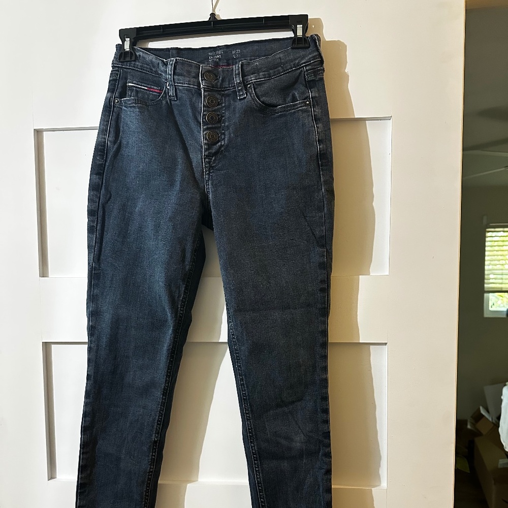 Dark wash Tommy jeans women’s jeans